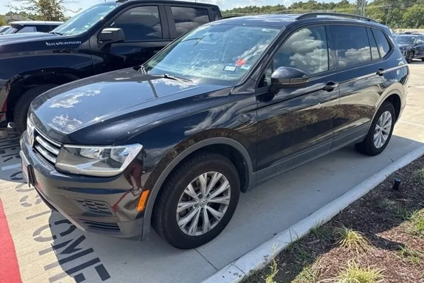 2020 Volkswagen Tiguan S photo 1