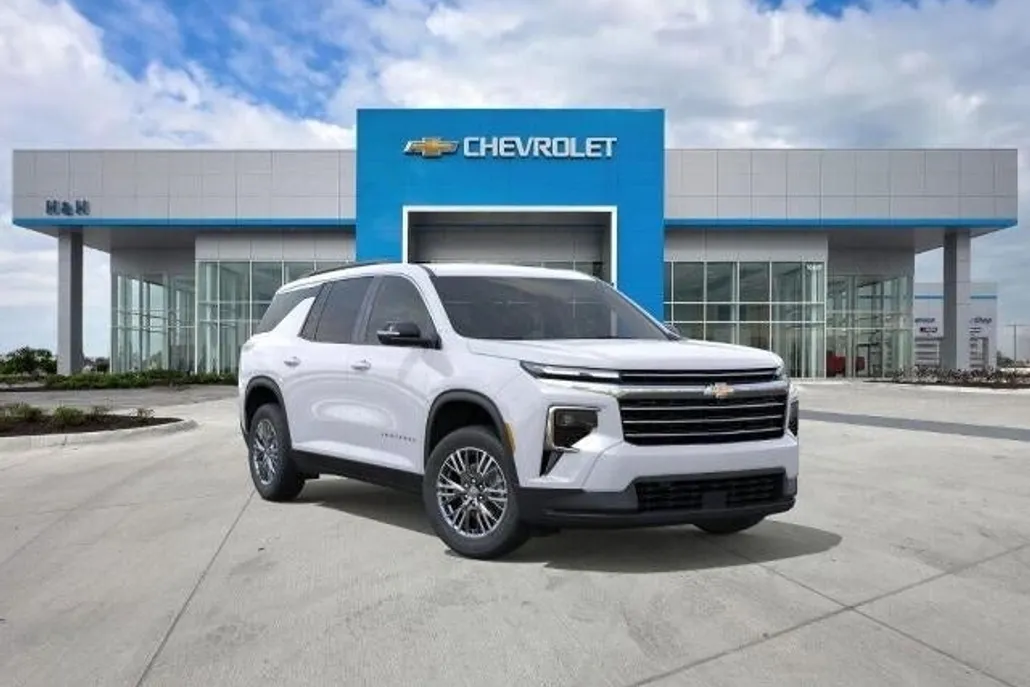 2025 Chevrolet Traverse photo 1