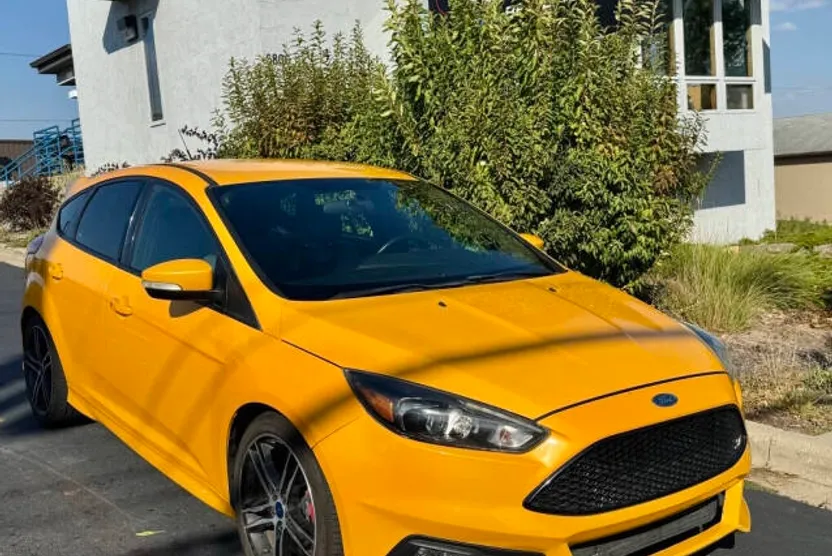 2016 Ford Focus ST photo 1