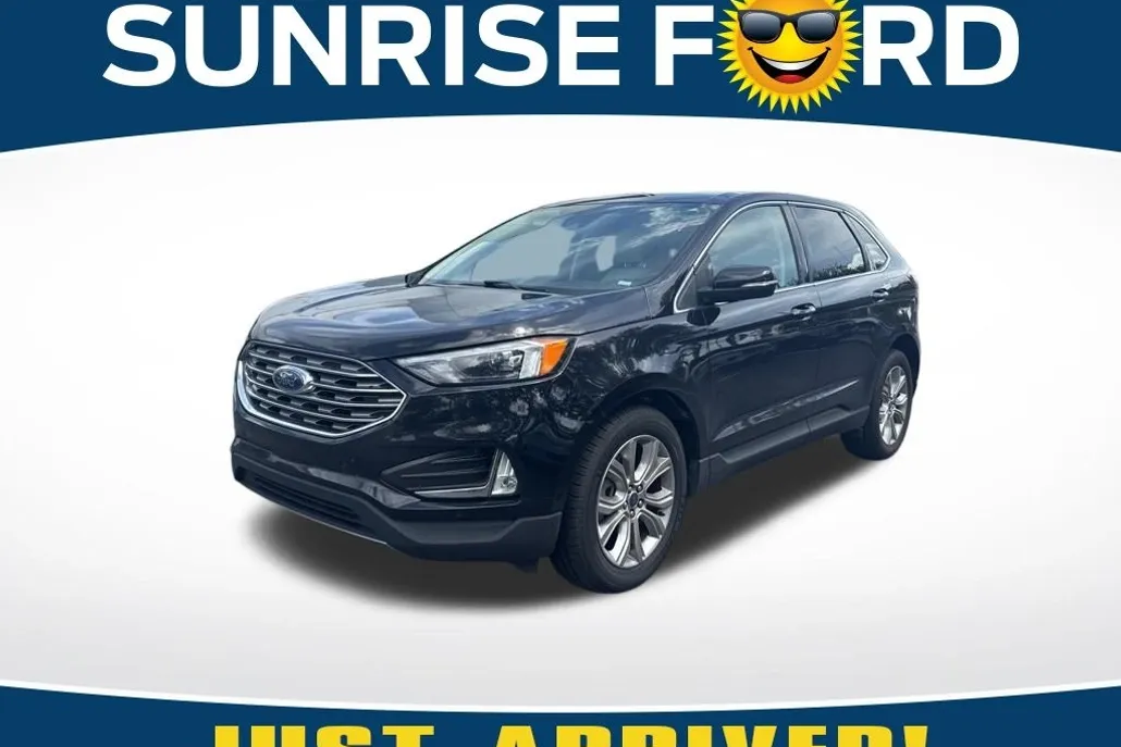 2022 Ford Edge Titanium photo 1
