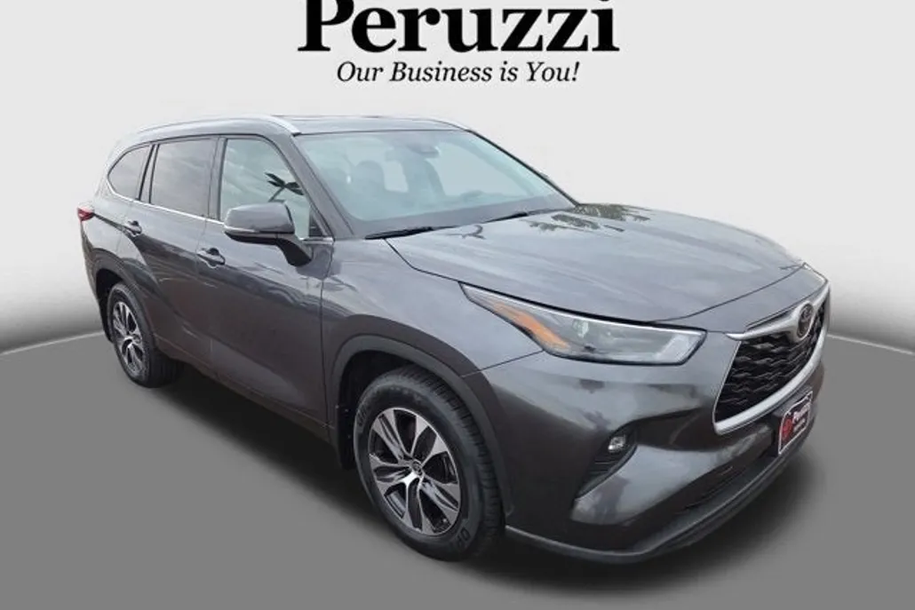 2022 Toyota Highlander XLE photo 1