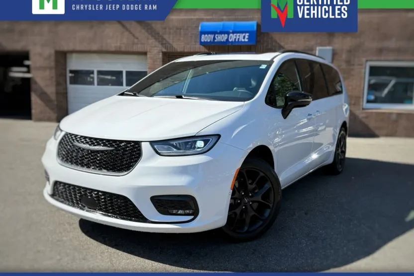 2024 Chrysler Pacifica Limited photo 1