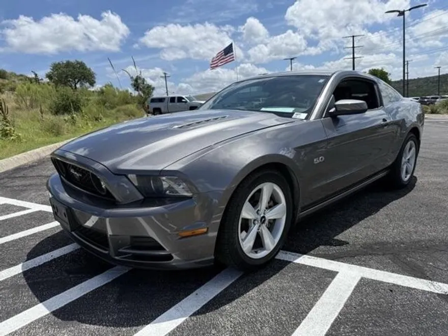 2014 Ford Mustang GT Premium photo 1