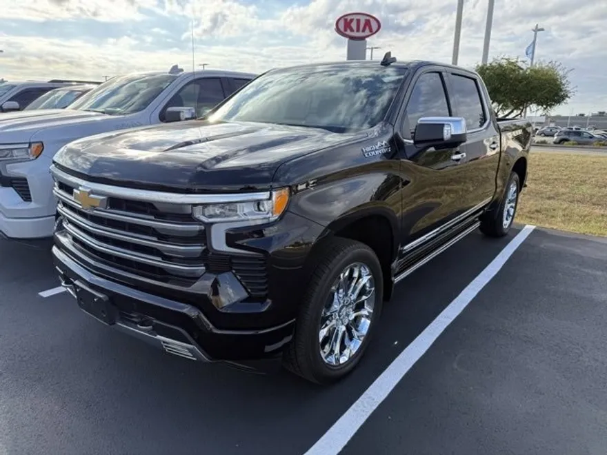 2024 Chevrolet Silverado 1500 High Country photo 1