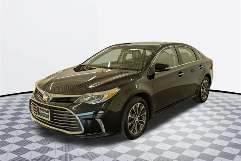 2018 Toyota Avalon XLE Premium photo 1