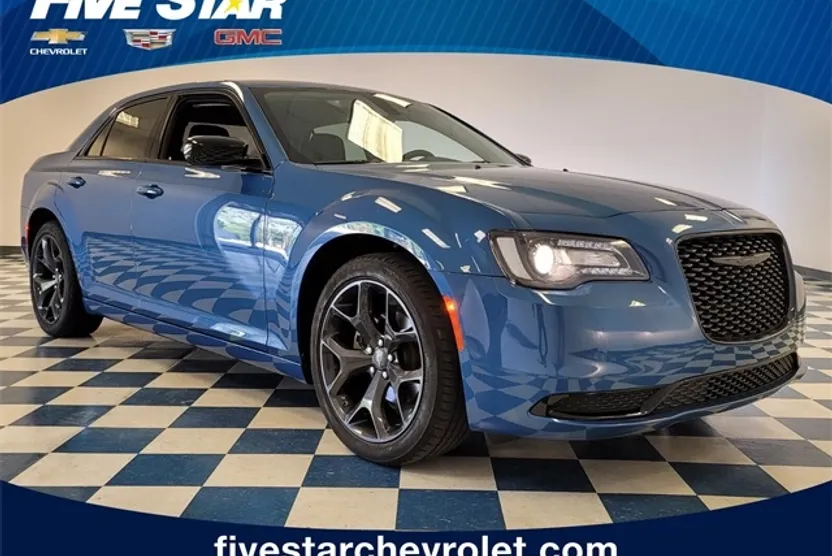 2022 Chrysler 300 Touring photo 1