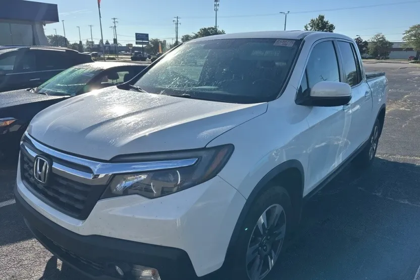 2019 Honda Ridgeline RTL-T photo 1