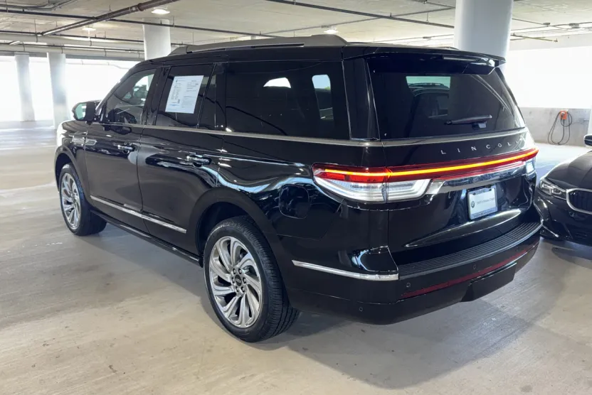 2024 Lincoln Navigator Reserve photo 1