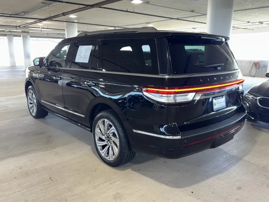 2024 Lincoln Navigator Reserve photo 1