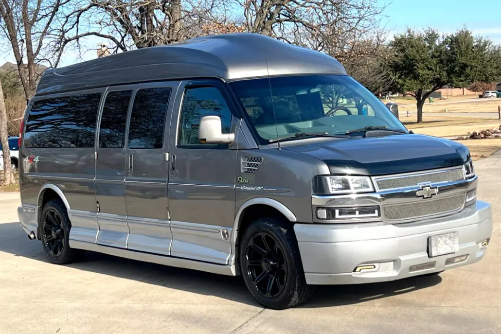 2013 Chevrolet Express 2500 Passenger photo 1