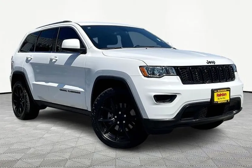 2021 Jeep Grand Cherokee Laredo X photo 1