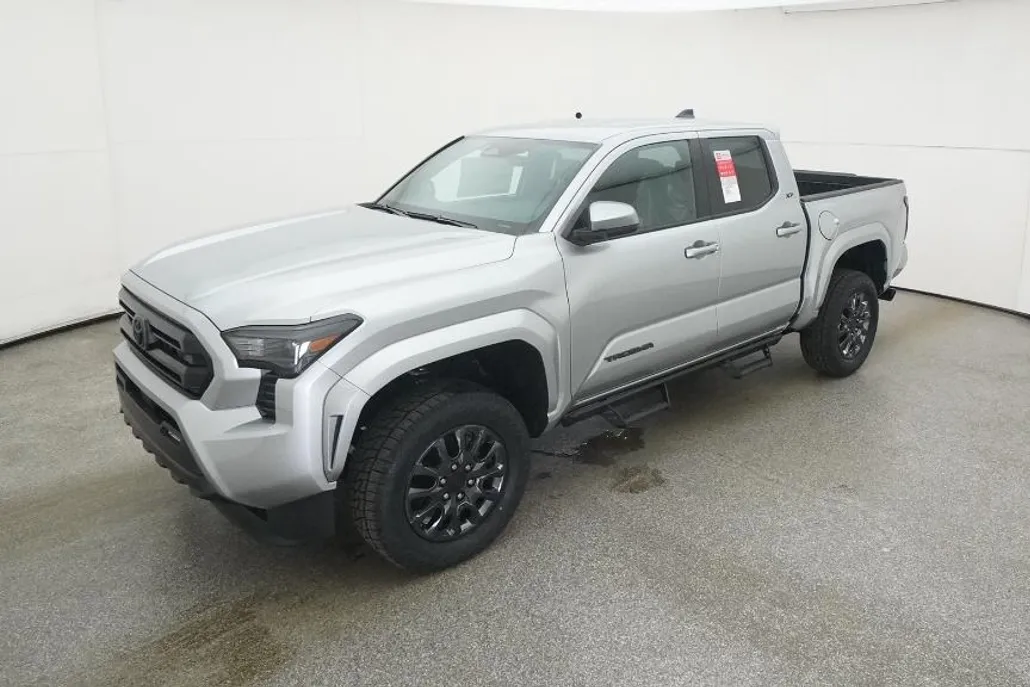 2025 Toyota Tacoma SR5 photo 1