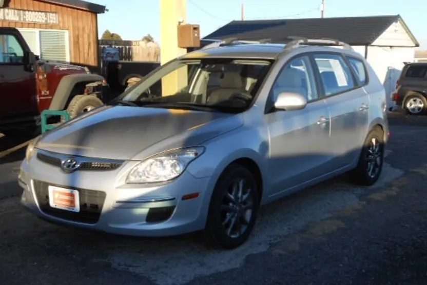 2012 Hyundai Elantra Touring GLS photo 1