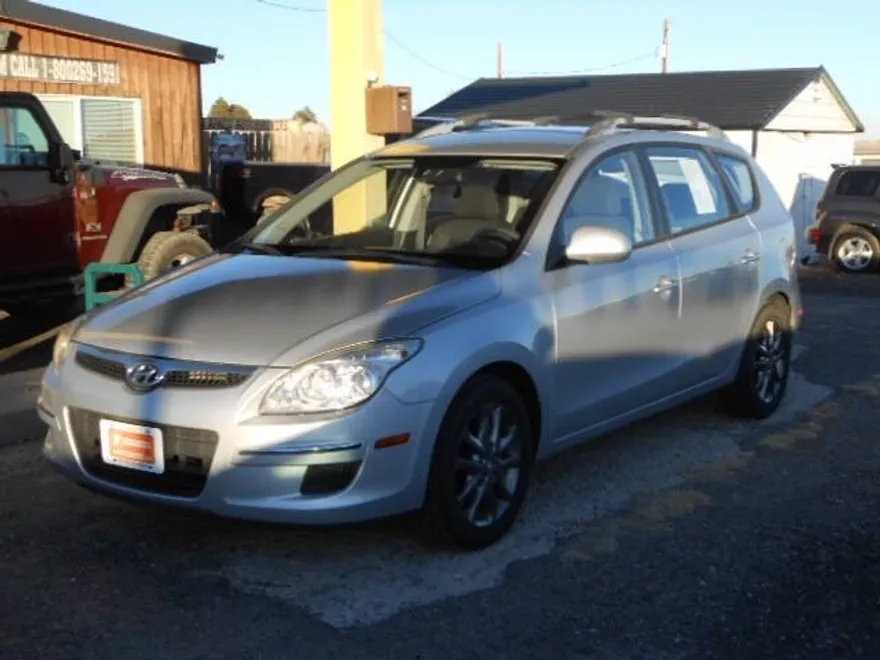 2012 Hyundai Elantra Touring GLS photo 1