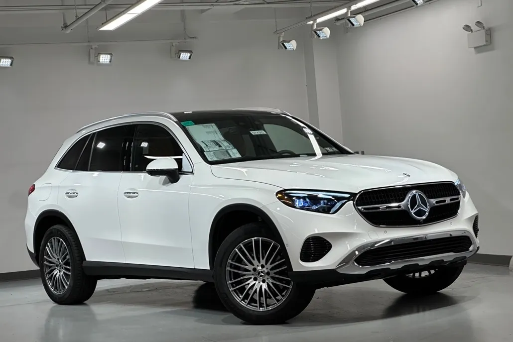 2026 Mercedes Benz GLC 300 4MATIC photo 1