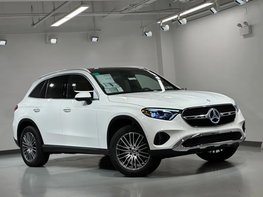 2026 Mercedes Benz GLC 300 4MATIC photo 1