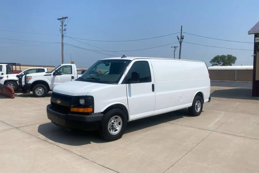 2016 Chevrolet Express 3500 Cargo Van photo 1