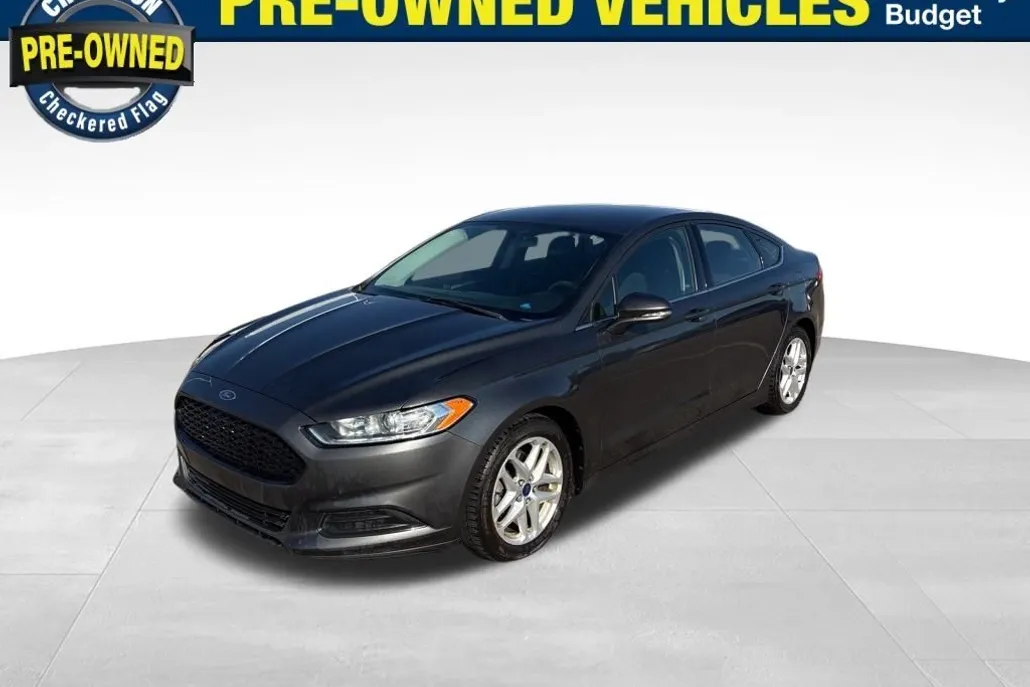 2016 Ford Fusion SE photo 1
