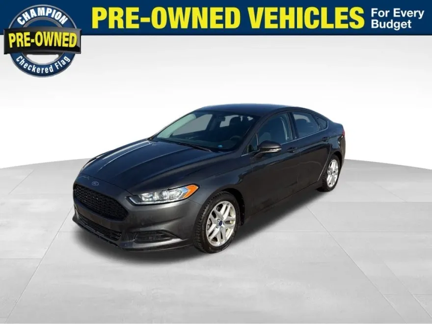 2016 Ford Fusion SE photo 1