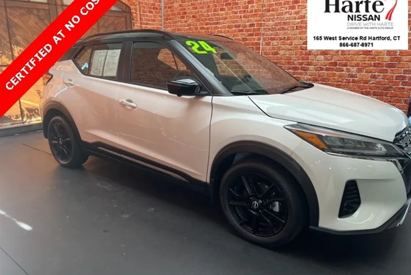 2024 Nissan Kicks SR photo 1
