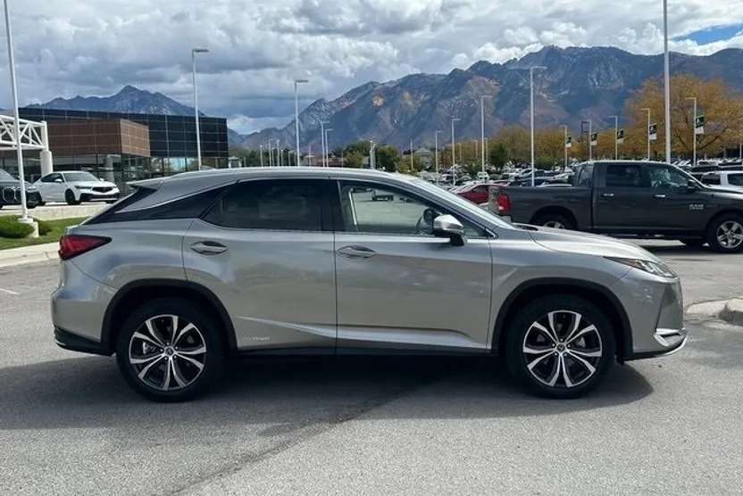 2022 Lexus RX 450h photo 1