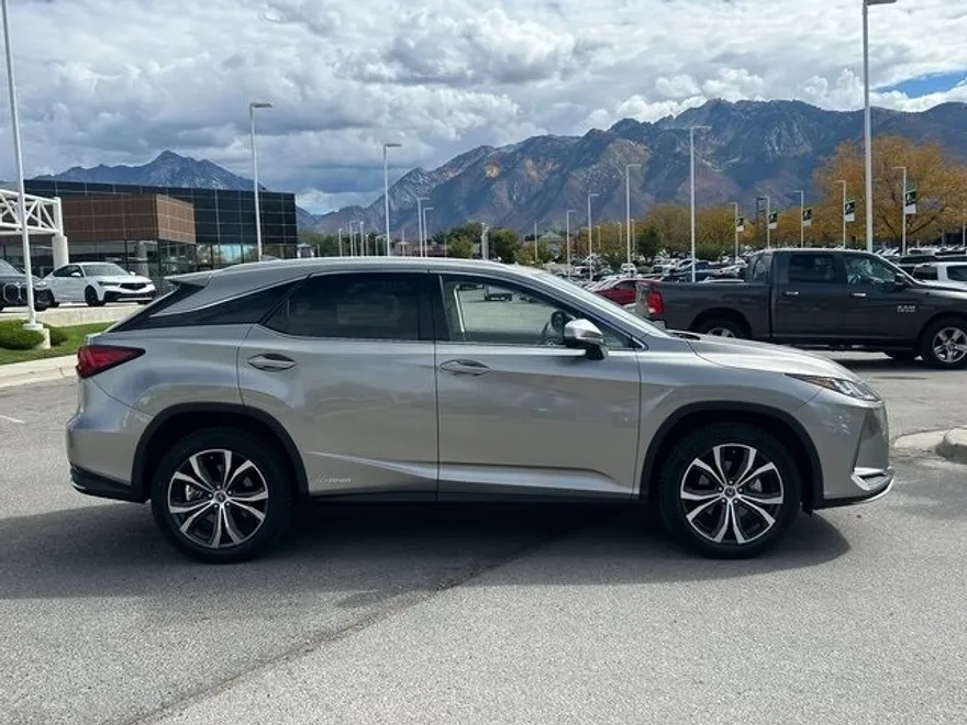 2022 Lexus RX 450h photo 1
