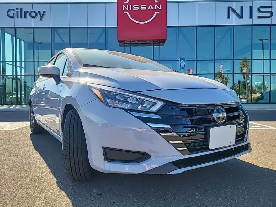 2025 Nissan Versa SV photo 1
