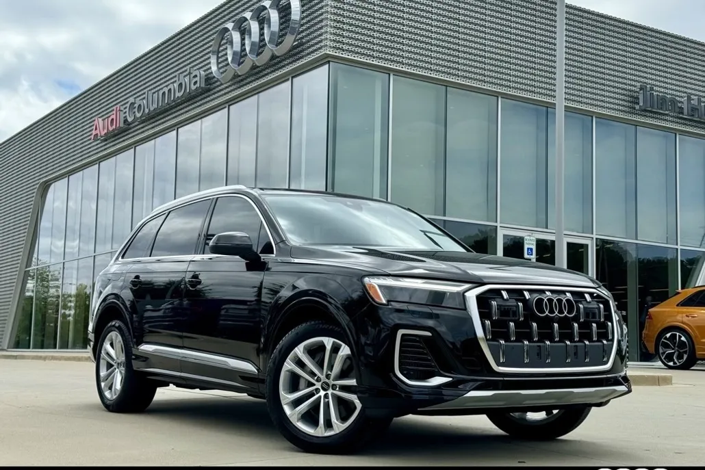 2025 Audi Q7 55 Premium Plus photo 1