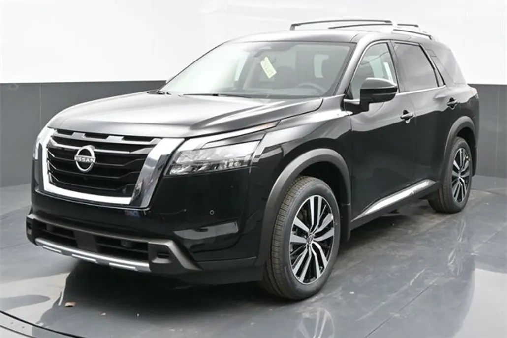2025 Nissan Pathfinder Platinum photo 1