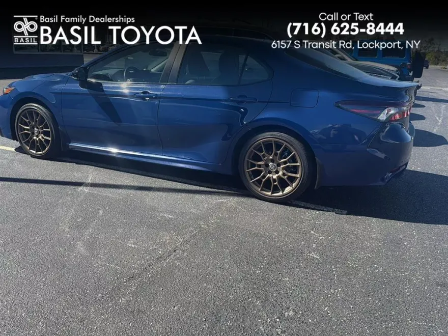 2023 Toyota Camry SE photo 1