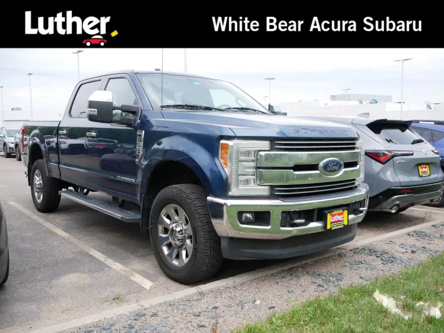 2017 Ford F-350 Lariat photo 1