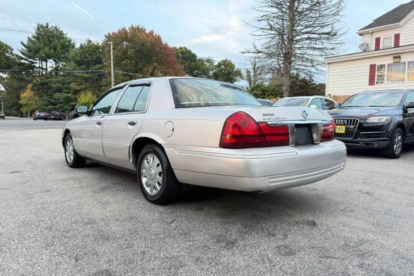 2005 Mercury Grand Marquis LS photo 1