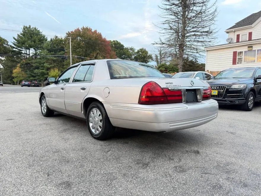 2005 Mercury Grand Marquis LS photo 1