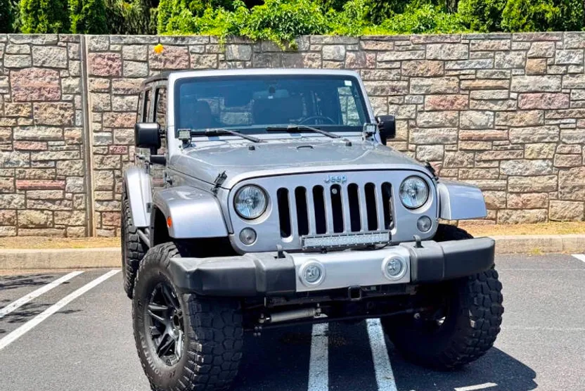 2015 Jeep Wrangler Sahara photo 1