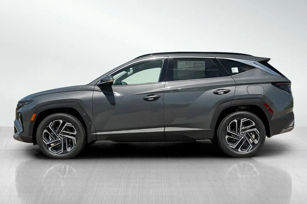 2025 Hyundai Tucson Limited photo 1