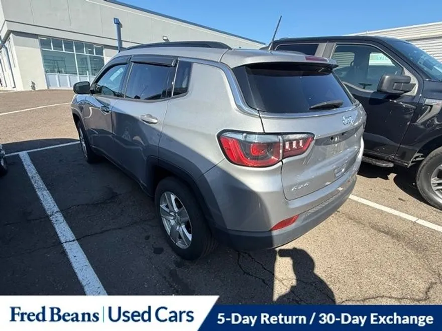 2022 Jeep Compass Latitude photo 1