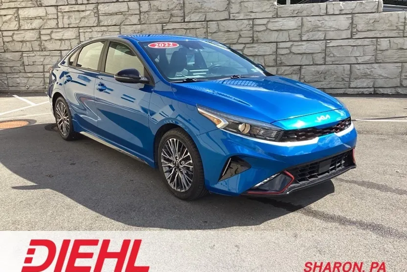 2022 Kia Forte GT-Line photo 1