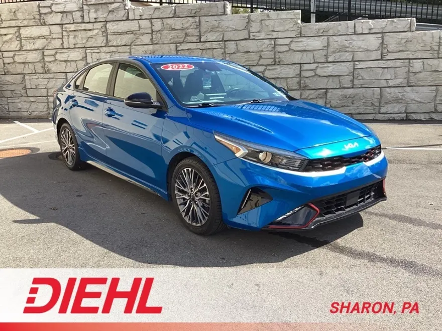 2022 Kia Forte GT-Line photo 1