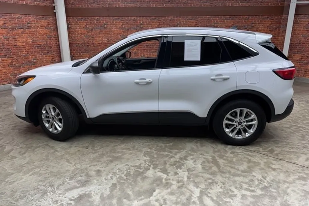 2022 Ford Escape SE photo 1