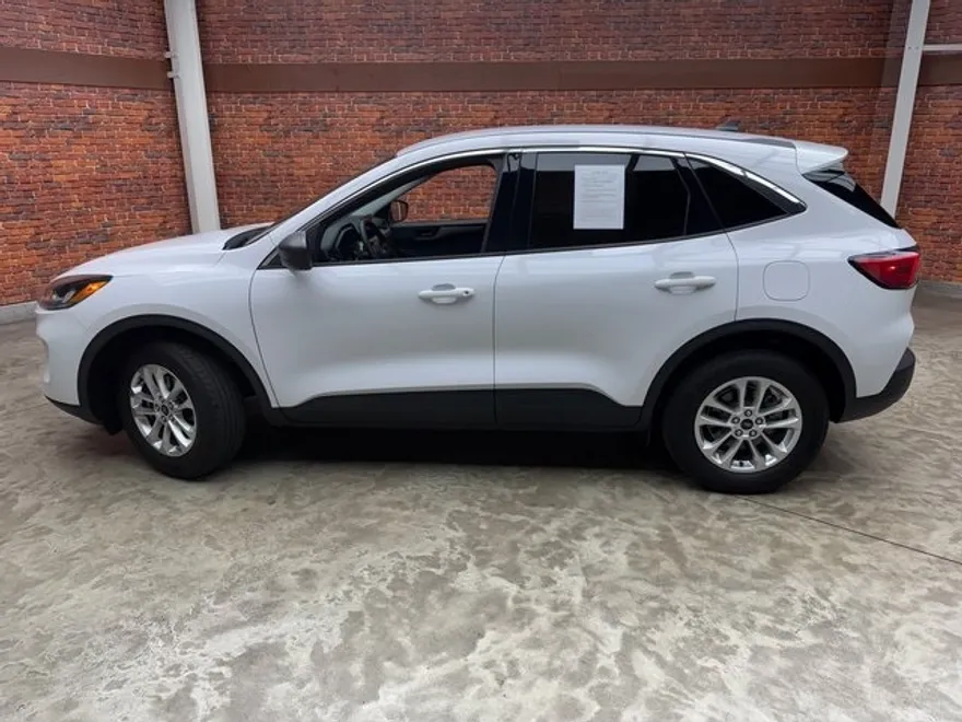 2022 Ford Escape SE photo 1