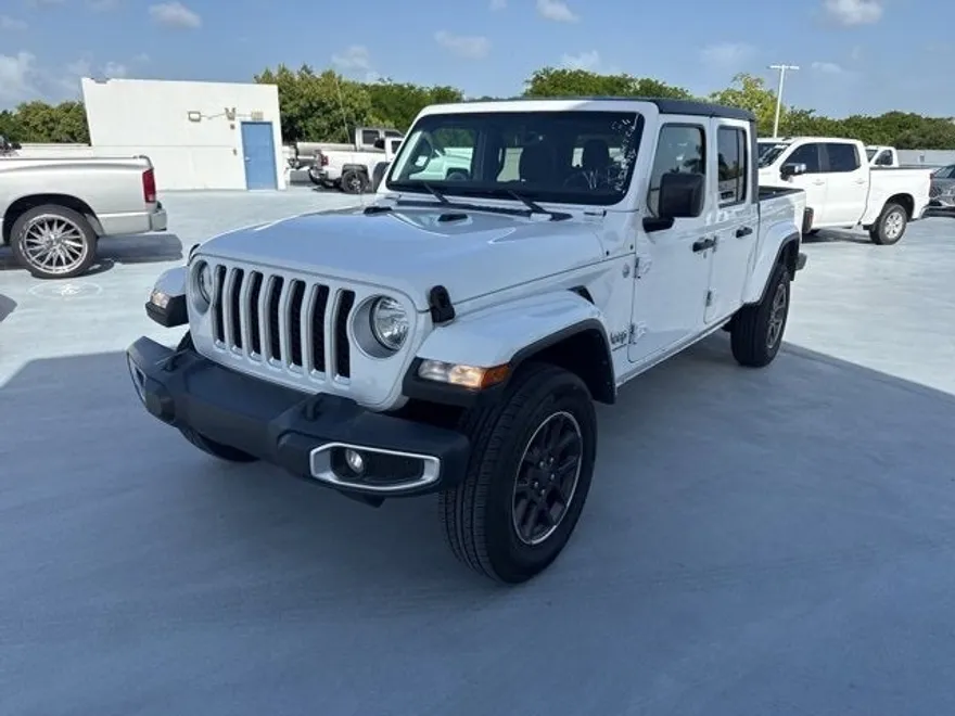2023 Jeep Gladiator Overland photo 1