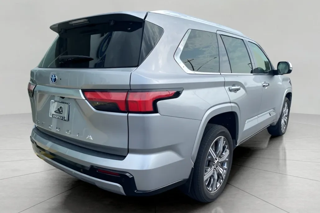 2023 Toyota Sequoia Capstone photo 1