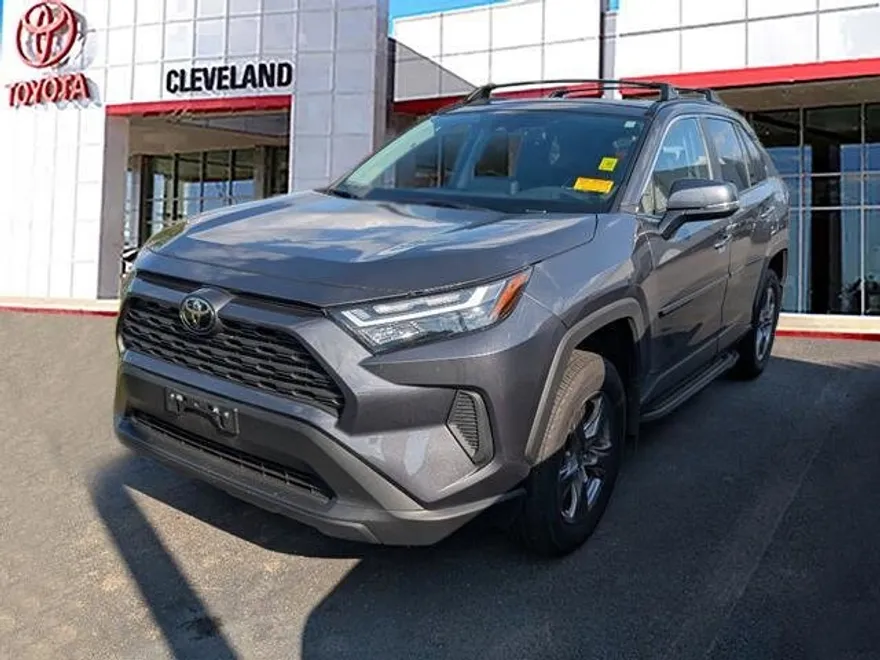 2025 Toyota RAV4 XLE photo 1