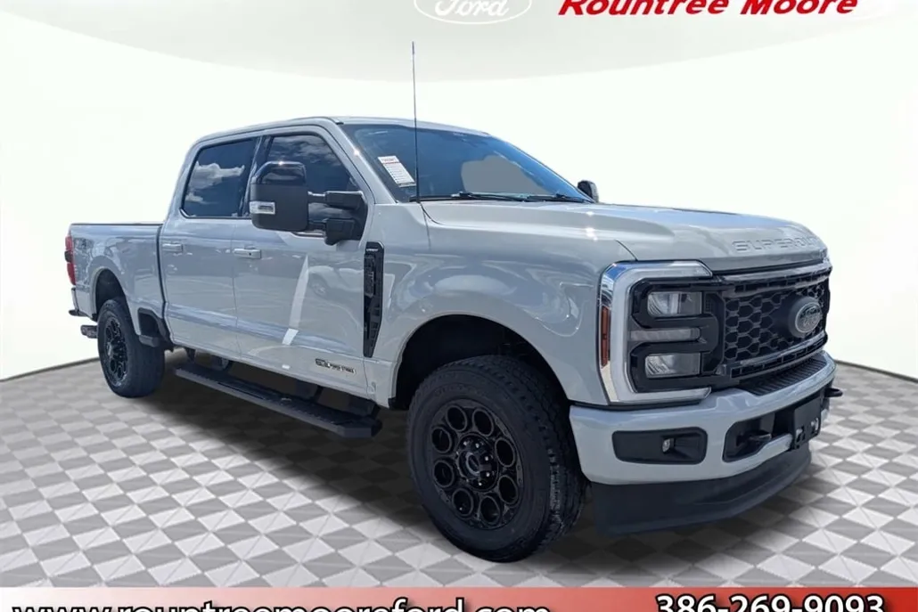 2025 Ford F-250 Lariat photo 1