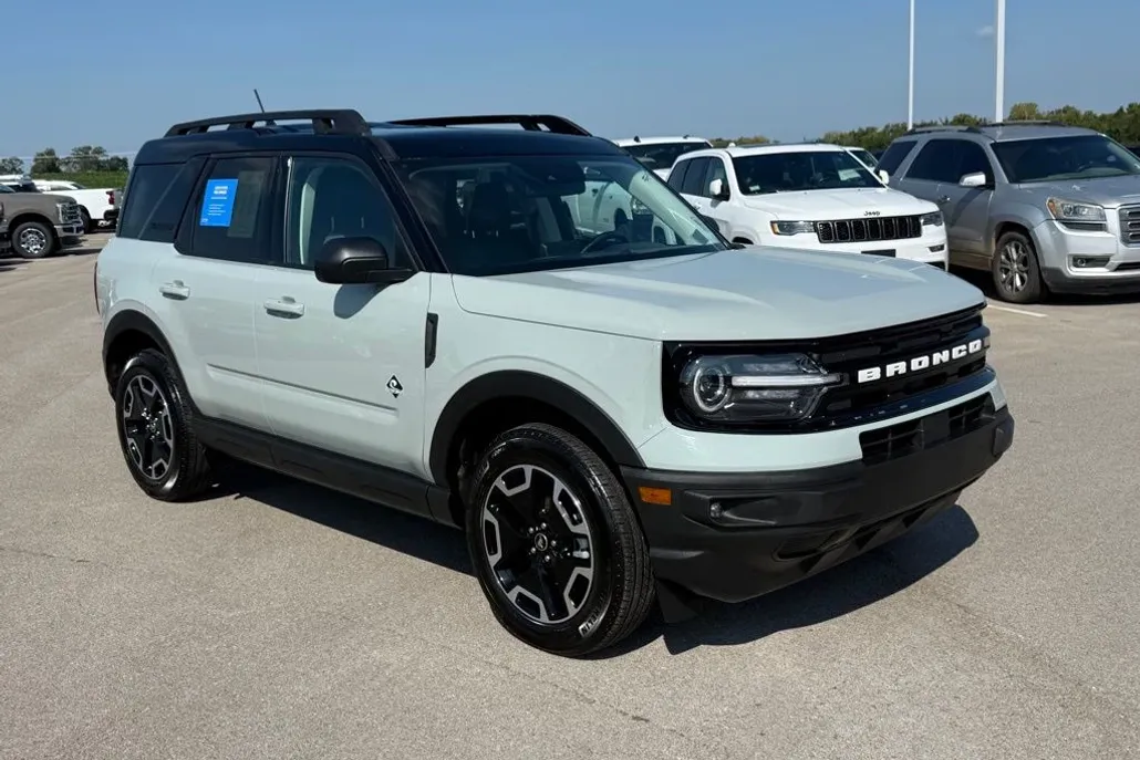 2023 Ford Bronco Sport Outer Banks photo 1
