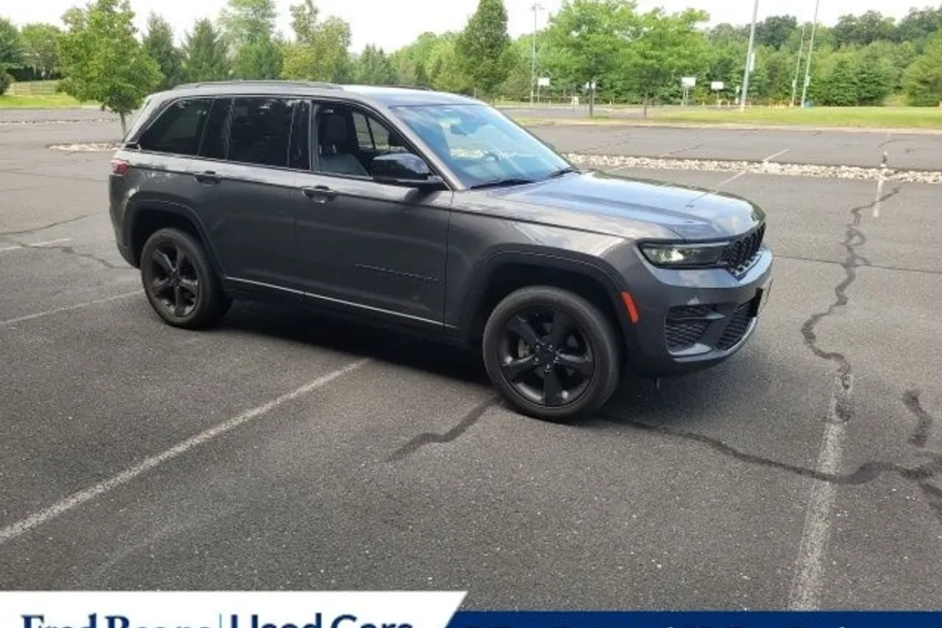 2023 Jeep Grand Cherokee Altitude photo 1
