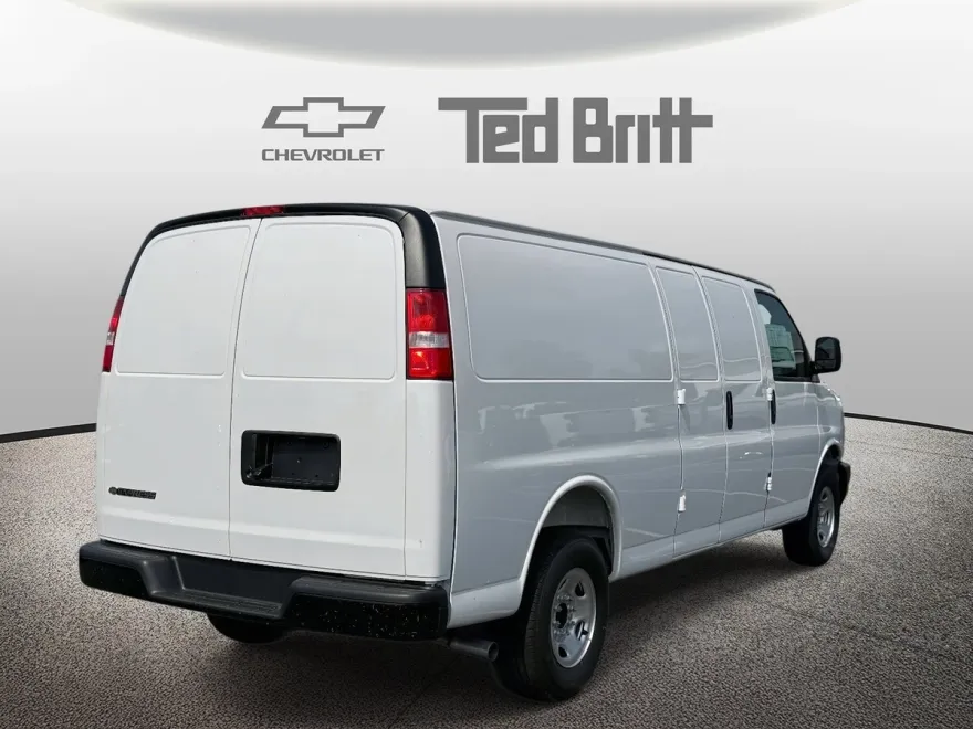 2025 Chevrolet Express Cargo 3500 photo 1