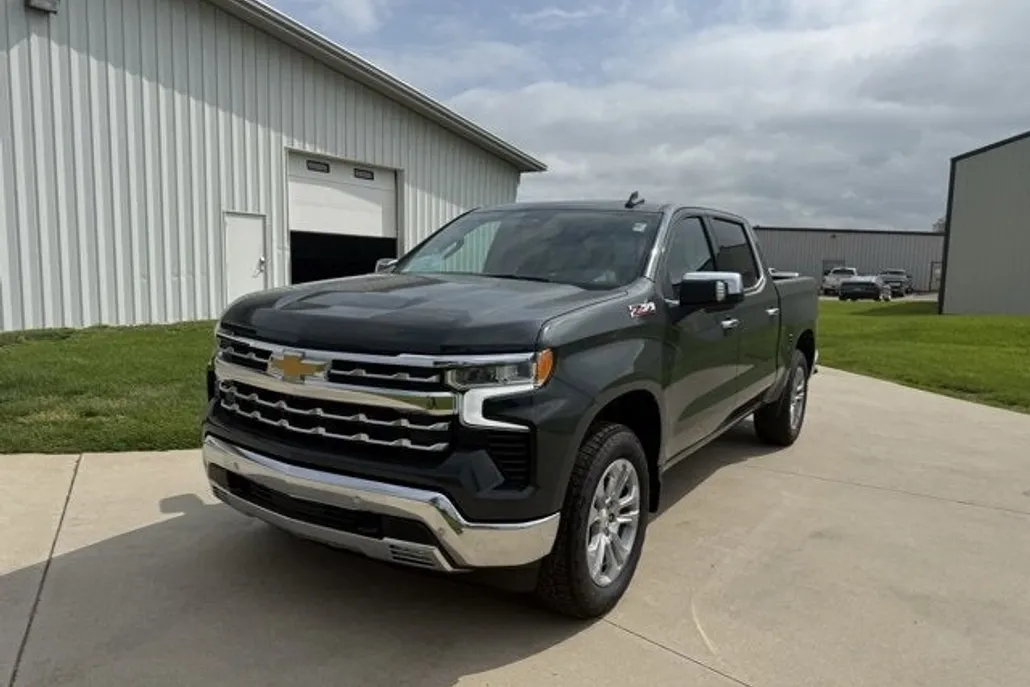 2026 Chevrolet Silverado 1500 LTZ photo 1