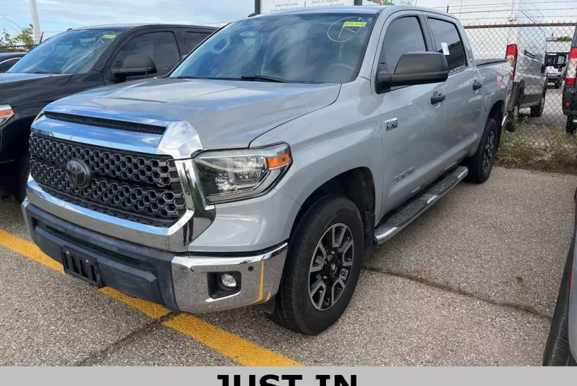 2018 Toyota Tundra SR5 photo 1
