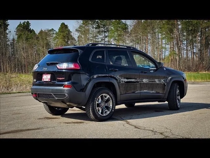 2019 Jeep Cherokee Trailhawk photo 1
